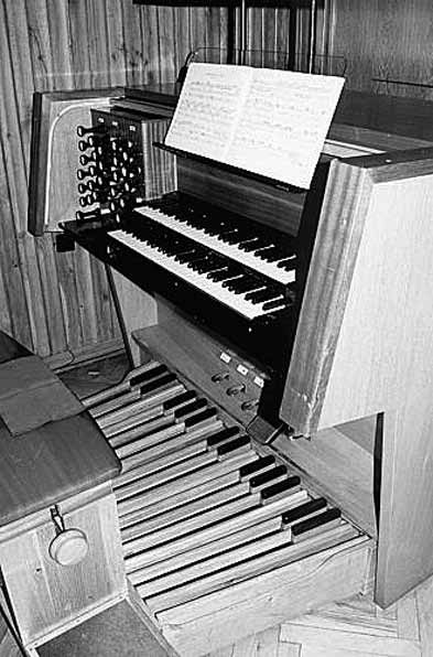 Organy w SALI KONCERTOWEJ im. Ireny Dubiskiej Organy w Miejskiej Sali Koncertowej w Inowrocławiu stanęły jesienią 1978 r.