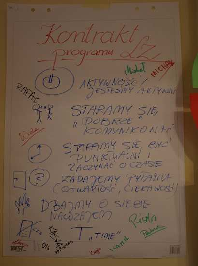 3 18.45 19.00 Kim był Dietrich Bonhoeffer? Wprowadzenie - Magdalena Sambor (Centrum Studiów i Spotkań im. D.Bonhoeffera) Przedstawienie sylwetki Dietricha Bonhoeffera niemieckiego duchownego, teologa, walczacego z faszyzem.