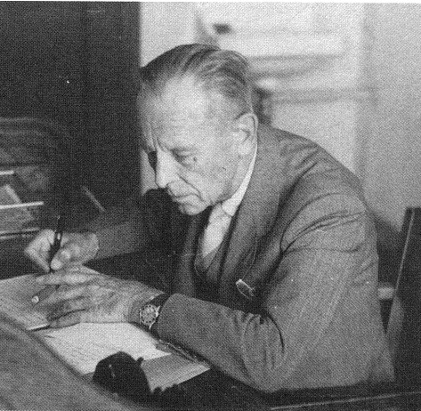 Mechanika gruntów Karl Terzaghi (1883-1963) Ojciec nowoczesnej mechaniki gruntów Urodziny w Pradze, w 1925 roku pisze Erdbaumechanick Wykłada w MIT (1925-1929) Wykłada w Harvardzie (1938 i później)