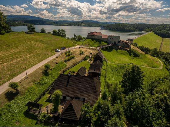 4) Rewaloryzacja i modernizacja zabytkowych, drewnianych budynków Muzeum Tatrzańskiego w Zakopanem dla zachowania i prezentacji unikatowego dziedzictwa kulturowego Podhala Roboty budowlane i