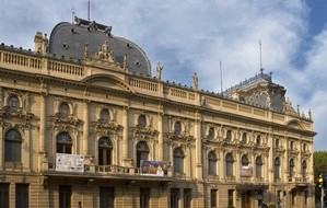 Ogrodowa 15 Pałac Izraela Kalmanowicza Poznańskiego Pałac powstał na podstawie projektu Hilarego Majewskiego z 1888 r.