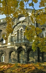 23. Ul. Gdańska 32 Pałac Karola Poznańskiego Pałac wzniesiony w latach 1904-1908 według projektu Adolfa Zeligsona.