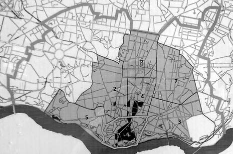 Zaznaczono historyczne centrum, w którym położony jest kwartał das Casdosas [w:] materiały Porto ViVO SRU Fig. 2. Map of Porto.