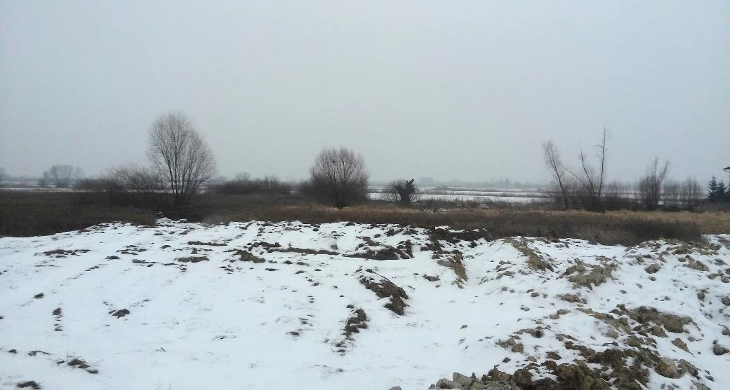 chodników dla pieszych. Jest to trasa o wzmożonym ruchu, w związku z czym bezpieczeństwo dotarcia pieszych, szczególnie osób starszych i dzieci, do centrum miejscowości, jest na niskim poziomie.