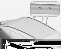 Schowki 97 W innej wersji apteczka pierwszej pomocy znajduje się w schowku pod fotelem kierowcy. Przesunąć roletę, aby otworzyć lub zamknąć schowek.