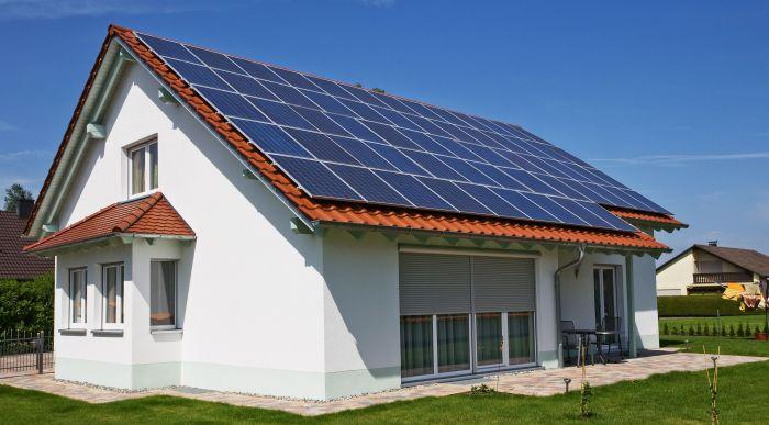 3. Wersja HZY - SOLAR Wersja SOLAR idealna jest do: - współpracy z panelami fotowoltaicznymi - odnawialnych źródeł energii Cechy akumulatorów