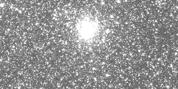 Jak znaleźć zmienną? Współcześni astronomowie są wstanie obserwować jednocześnie, z pomocą jednego instrumentu dziesiątki tysięcy gwiazd jednocześnie (jak na zdjęciu poniżej).
