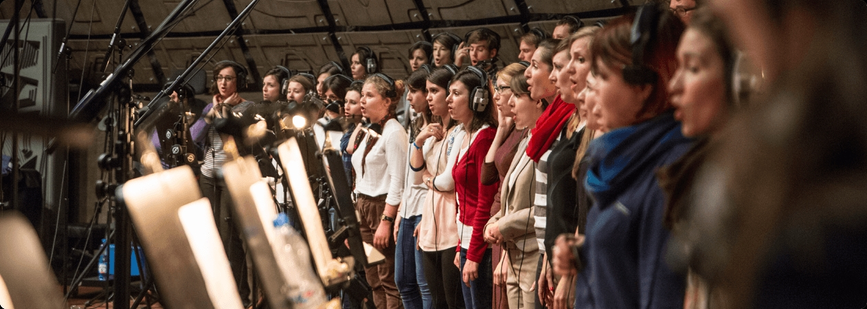 25 września 2014 roku Komitet Organizacyjny XXXI Światowych Dni Młodzieży ogłosił, że spośród 94 nadesłanych do Krakowa propozycji hymnów, kompozycja Jakuba Blycharza krakowskiego kompozytora -