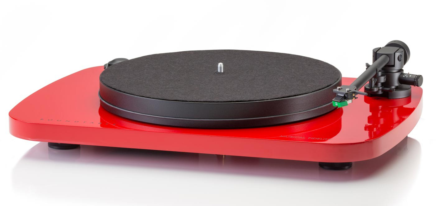 Gramofon Round Table: zaprojektowany tak, aby środek płyty winylowej oraz centralny punkt napędu, wokół którego pracuje łożysko talerza, był jednocześnie idealnym środkiem samego urządzenia, co