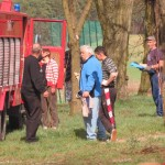 wiejskiej. Tradycyjnie siły zregenerowano pieczonymi kiełbaskami.