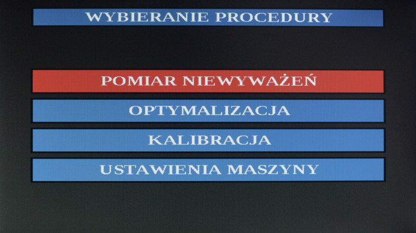 6. Programy maszyny 6.1 Włączanie maszyny W celu włączenia maszyny należy wcisnąć przycisk główny (rys. 2.1 nr 10) tak, aby się podświetlił.