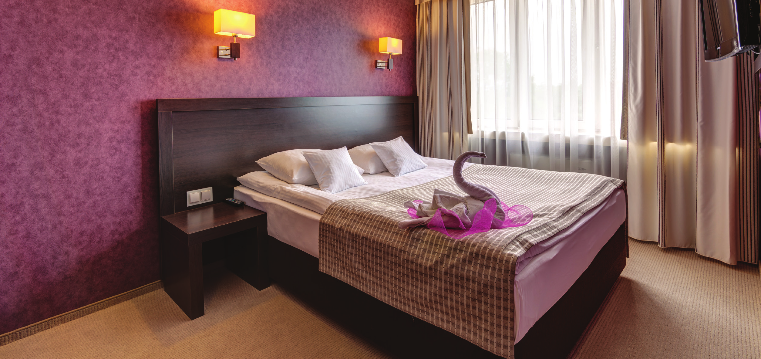 Oferta noclegowa: Hotel Beskid oferuje swoim gościom 72 pokoje dla łącznej ilości 128 osób.