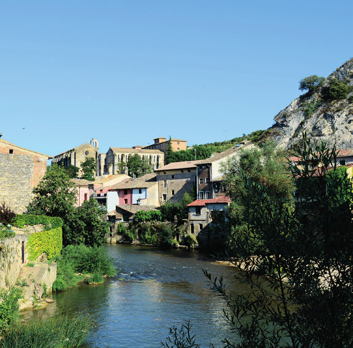 Za Cirauqui idziemy 5,7 km do miejscowości Lorca. Trasa najpierw biegnie wodnik Camino de Santiago DoDruku.