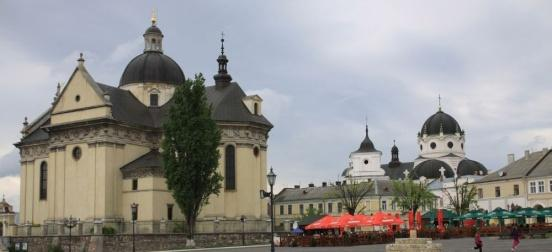 Żółkiew - Historia miasta związana jest z dwiema osobami hetmanem Stanisławem Żółkiewskim i królem Janem III Sobieskim.