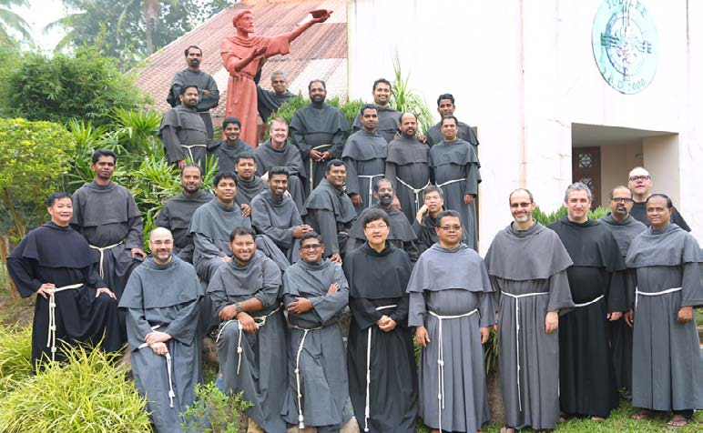 URZĘDY GENERALNE [SGF] 17 skiego, fr. Divakar, który w kontekście kulturowym i kościelnym Indii południowych przybliżył sposób życia i sprawowania władzy jako służby braterskiej u minorytów.