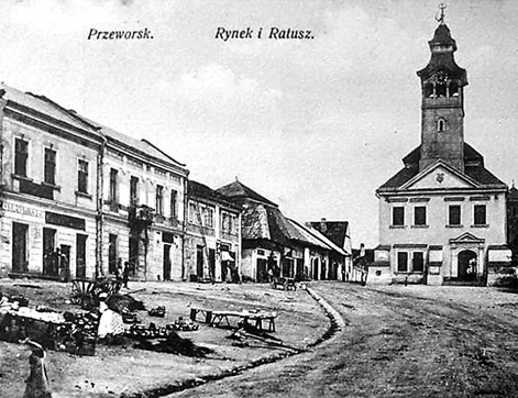 v. Ryc. 2. Rynek w Łańcucie w 1 połowie XX wieku, fot. [w:] Archiwum KHAUiSzP WA PK, s.v. Fig. 2. Market square in Łańcut in the 1 st half of the 20 th century, photo [in:] Archive of KHAUiSzP WA PK, s.