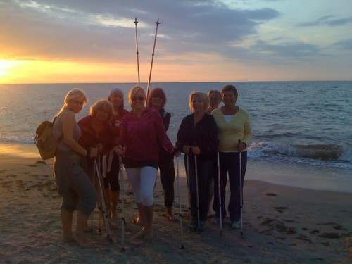 Na obozie nie może zabraknąć oczywiście - Nordic Walking - jest ciekawą i przyjemną formą odpoczynku. Polega on na marszu ze specjalnie do tego przystosowanymi kijami.