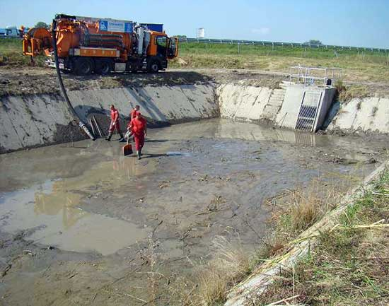 jest większy i cięższy.