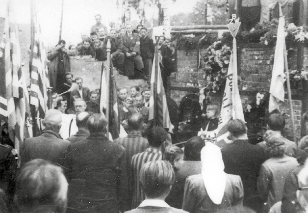 Była to zaraz po wojnie w dużej części grupa zamknięta, z własnym językiem, wartościami i zachowaniami. Już na pierwszym zebraniu w czerwcu 1945 roku prowadzący inż.