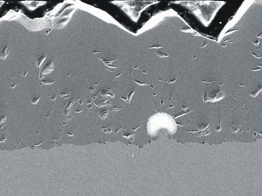 Przekrój zgorzeliny siarczkowej na Co p(s2) = 10-2 Pa C o 9S 8 T = 700 oc, C o 5 0 µm Pt Z.