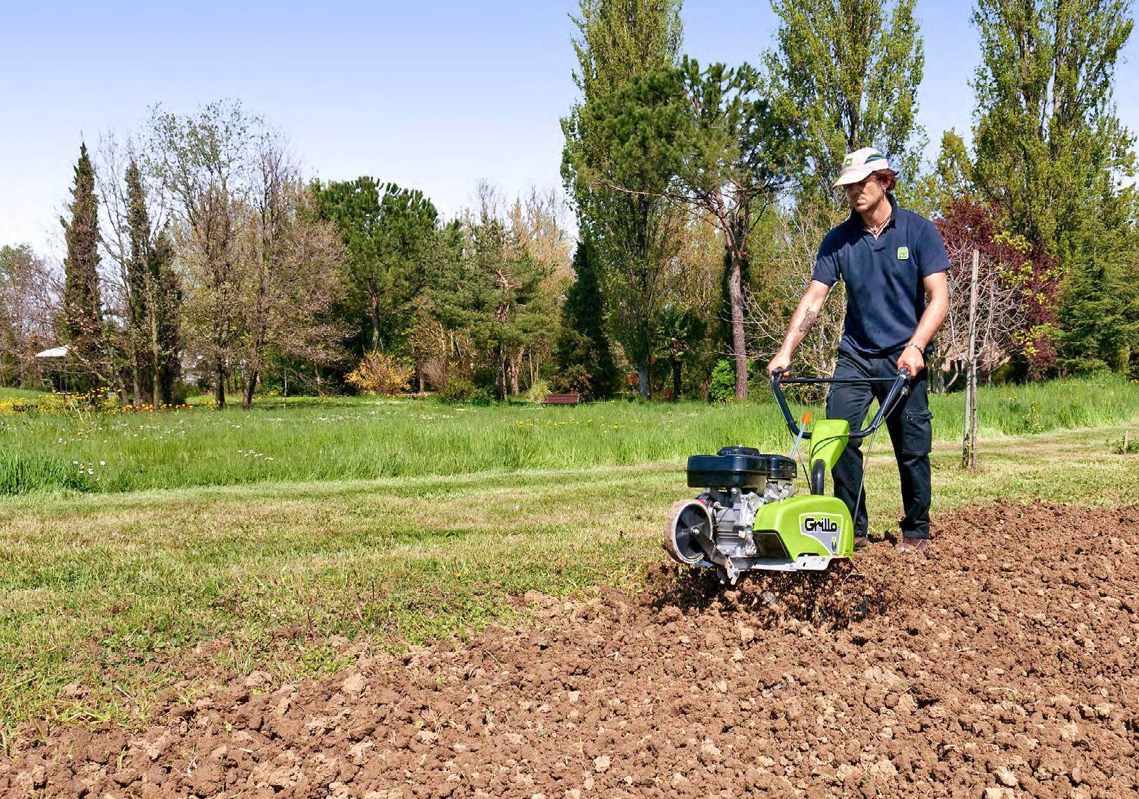 Glebogryzarki Grillo W naszej ofercie znajduje się 8 modeli glebogryzarek samojezdnych Grillo, które cechują duża różnorodnością jeśli chodzi o przeznaczenie.