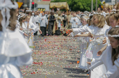 składka: Kwiaty na Święto Bożego Ciała MAY 29: Corpus Christi Procession / Procesja Bożego Ciała MAY 30: Memorial Day -office closed/biuro nieczynne WEEKLY FINANCES - May 15, 2016 Expected Weekly