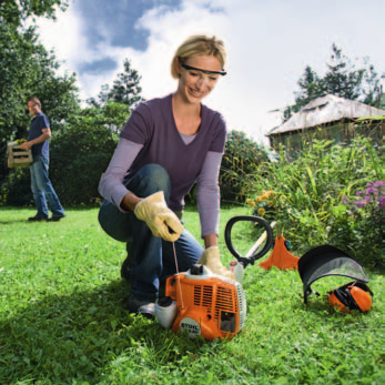 Lekkie kosy mechaniczne Poręczne, lekkie kosy mechaniczne STIHL nadają ostatni szlif podczas pielęgnacji terenów zielonych.