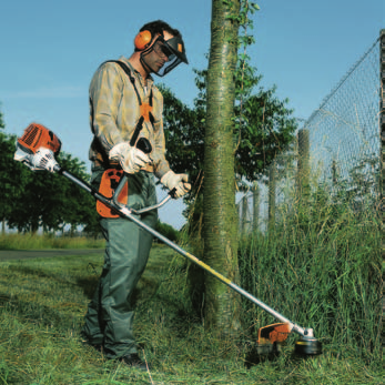 Kosy mechaniczne do pielęgnacji dużych terenów zielonych Koszenie dużych powierzchni, usuwanie chwastów i wycinka drzew kosy mechaniczne STIHL do pielęgnacji dużych terenów zielonych bez problemu