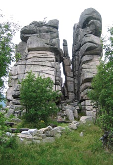 66. Kukułcze Skały Borówczane Skały jedna z większych grup skalnych w Karkonoszach, wyrastająca ze spłaszczenia stokowego na wysokości 1040-1050 m 