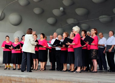 Andrzej Koszewski Kolęda I Chór Mieszany Cantate Deo Parafii Św.