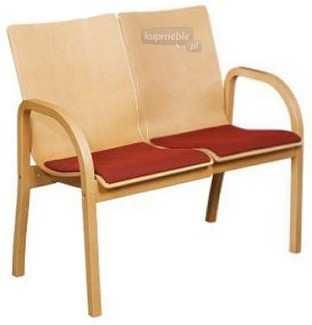 J. Krzesło listonoszy Krzesło o metalowej ramie w kolorze czarnym z siedziskiem i oparciem tapicerowanym w kolorze niebieskim lub granatowym.