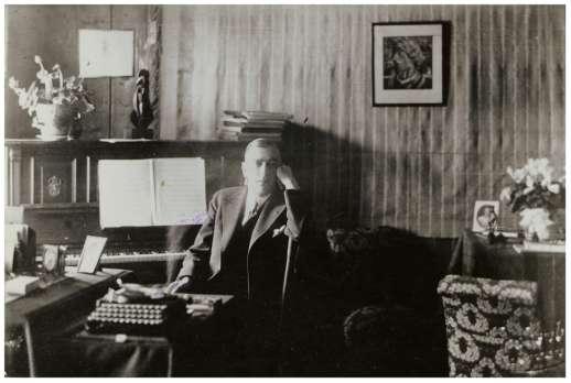 Karol Szymanowski w swojej pracowni w "Atmie". Zakopane, 1931. Mazurki Cykl ten należy uznać za opus vitae Szymanowskiego w dziedzinie twórczości fortepianowej.