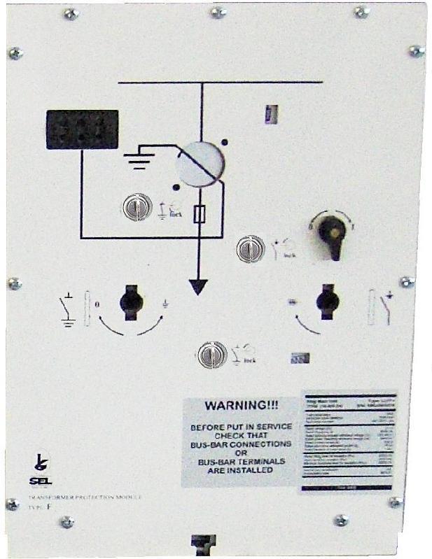 klucz obrócić w lewo i wyjąć go aby uniemożliwić zamknięcie obwodu Keylock with earthing switch open: When the earthing switch is open, turn the key anticlockwise and remove it in order to prevent