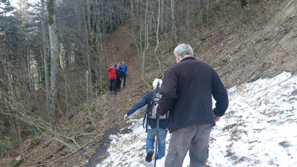 W drodze kilka razy natknęliśmy się na zalęgające jeszcze jęzory śniegu