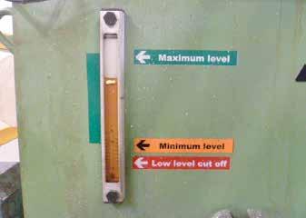 12 punktowa inspekcja przecinarki 11. Poziom płynów hydraulicznych Sprawdzany element/procedura Sprawdź poziom płynów hydraulicznych.