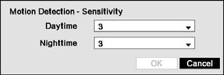 Zaznaczenie pola pod nagłówkiem Sensitivity (Czułość) i naciśnięcie przycisku umożliwia wyregulowanie czułości nagrywarki na ruch niezależnie dla dnia i nocy.
