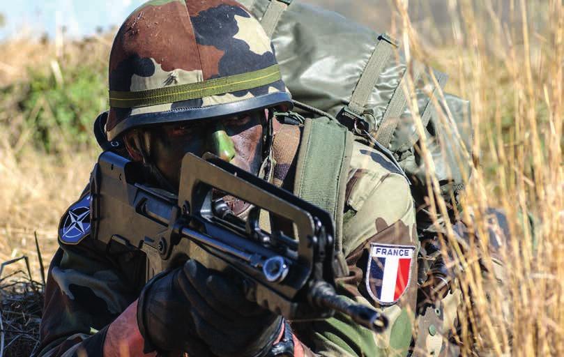 WSPÓŁCZESNE ARMIE NATO JEŚLI WOJSKA FRANCUSKIE BĘDĄ UCZESTNICZYĆ W DANEJ OPERACJI DŁUŻEJ NIŻ CZTERY MIESIĄCE, WYMAGANA JEST ZGODA PARLAMENTU w sprawie użycia sił zbrojnych Republiki Francuskiej poza