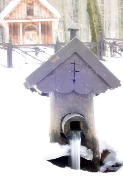 Religia, wprowadzając człowieka w wiecznośd, napełnia go grozą, zadaje mu męczarnie. Godzi w jego interesy, domaga się odeo absolutnego oddania, nie dając w zamian nic, co by było korzyścią życiową.