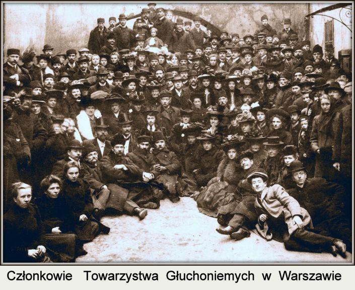 Wybuch I wojny światowej ograniczył działalność Towarzystwa, przy ewakuacji wojsk rosyjskich, kilku członków zarządu Towarzystwa został przymusowo wysłanych do Rosji. W 1915 r.