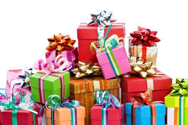 25 i 26 grudnia Z czasów wiktoriańskich pochodzi zwyczaj wzajemnego obdarowywania się prezentami.
