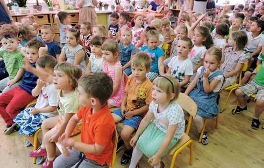 Energia bijąca od grupy prawie stu