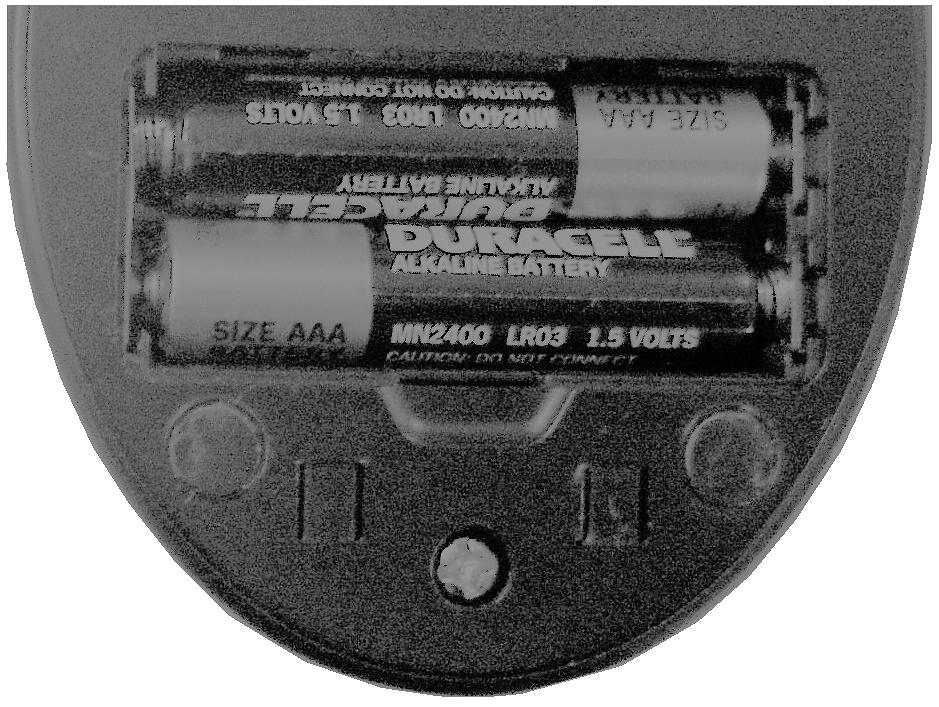 Przycisk łączenia G: Komora baterii H: