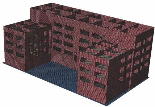 97 Rys. 12 Przyjęty podział modelu na elementy skończone Fig. 12. FEM model mesh Do obliczeń numerycznych na podstawie dokumentacji budynku przyjęto: wartość poziomego odkształcenia podłoża wynikającą z eksploatacji górniczej na poziomie ε max =3.