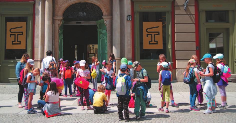 O zajęciach Na zajęcia do Muzeum Pana Tadeusza zapraszamy zarówno dzieci ze szkół podstawowych już od pierwszych klas, jak i uczniów gimnazjów oraz szkół ponadgimnazjalnych.