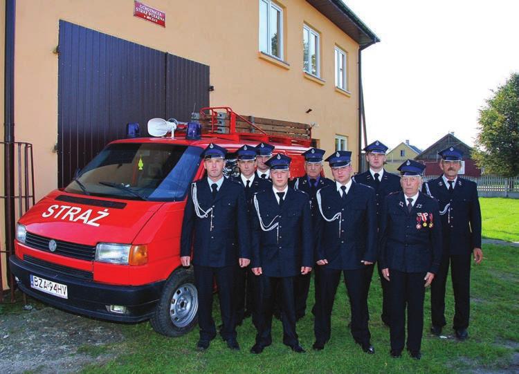 26 Wieści Nasi Strażacy - OSP Przeździecko Mroczki Kontynuujemy prezentację Ochotniczych Straży Pożarnych (OSP) z terenu Gminy Zambrów opisywanych w publikacji Tomasza Piórkowskiego i Marka Adama