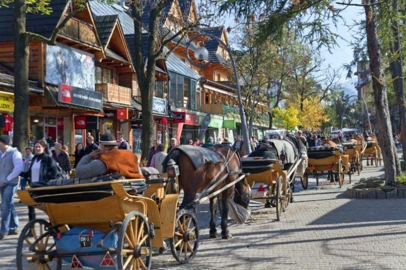 Zakopane Zakopane miasto w województwie ma³opolskim, siedziba powiatu tatrzañskiego.