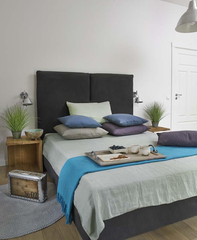 Sypialnia jest urządzona prosto i bardzo stylowo.