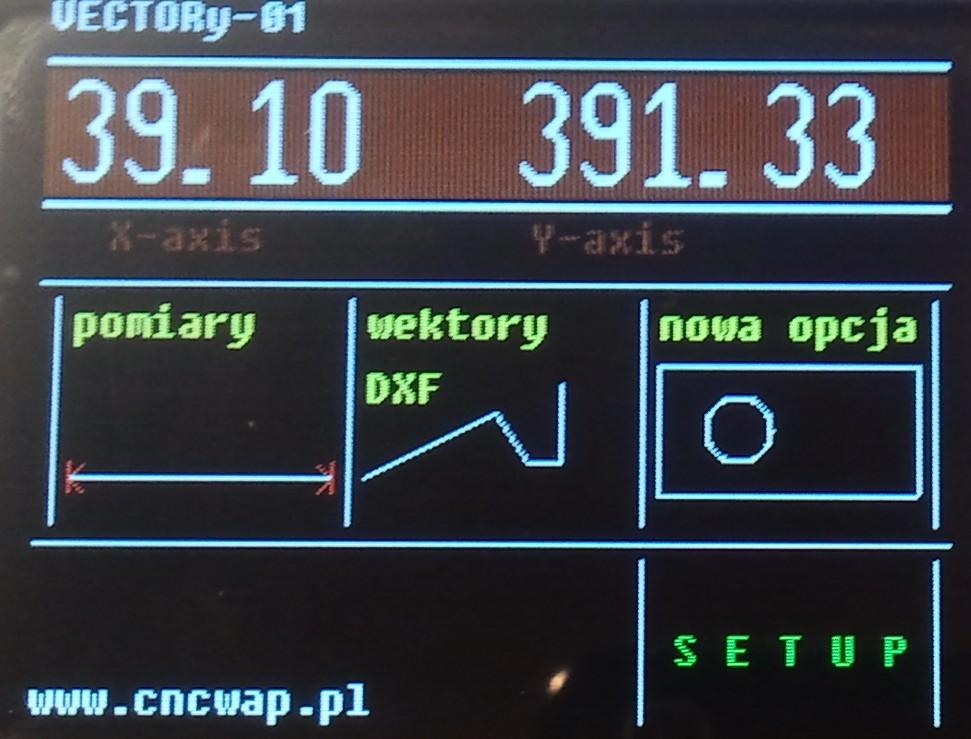 Należy teraz ustawić parametry sterowania maszyny. W tym celu trzymamy 2s na przycisk SETUP.