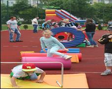 szkoła na rzecz dzieci i młodzieży o specjalnych potrzebach edukacyjnych. Tym razem z wolontariatem pracowniczym Cemex Polska została zorganizowana lekkoatletyczna spartakiada.