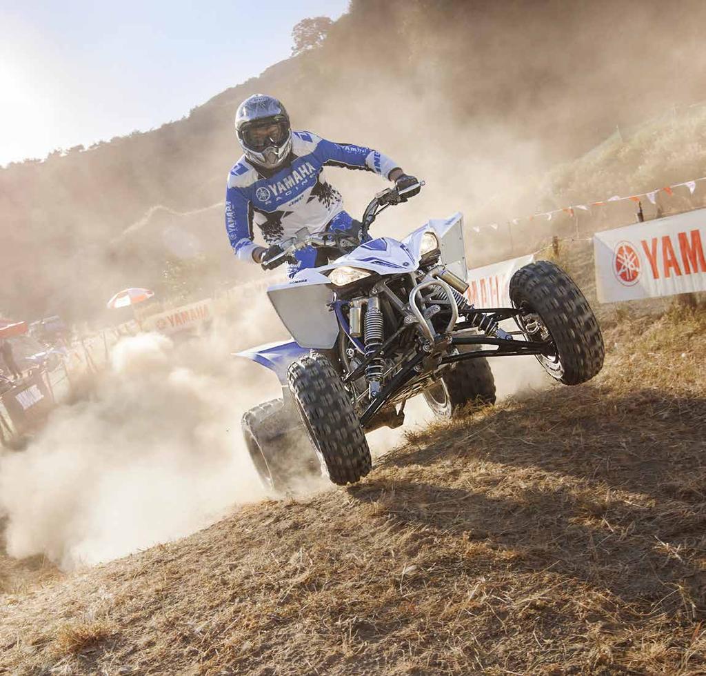YFZ450R / SE Crimson Red Racing Blue Nowy wymiar wyścigów quadów Od zawodowców usłyszysz, że Yamaha YFZ450R to wybór numer jeden wśród sportowych modeli ATV.